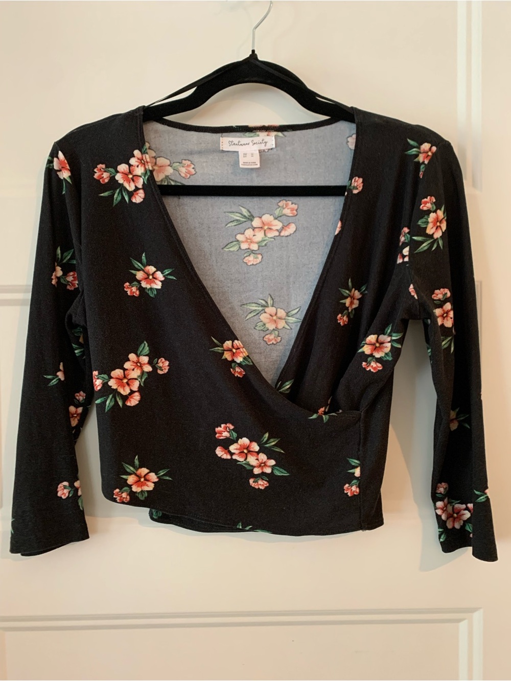 Streetwear society , Black Floral Wrap crop top